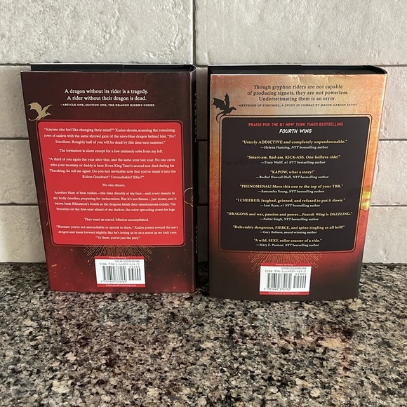 Special Edition/First Edition of Fourth Wing and Iron Flame by Rebecca Yarros - Picture 3 of 7
